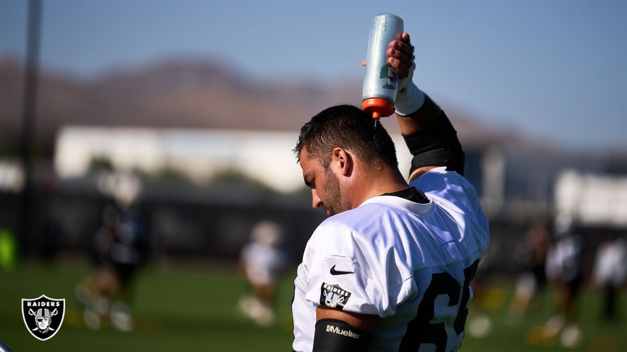 Las Vegas Raiders' Nick Bowers practices during NFL football training camp,  Thursday, July 21, 2022, in Henderson, Nev. (AP Photo/John Locher Stock  Photo - Alamy