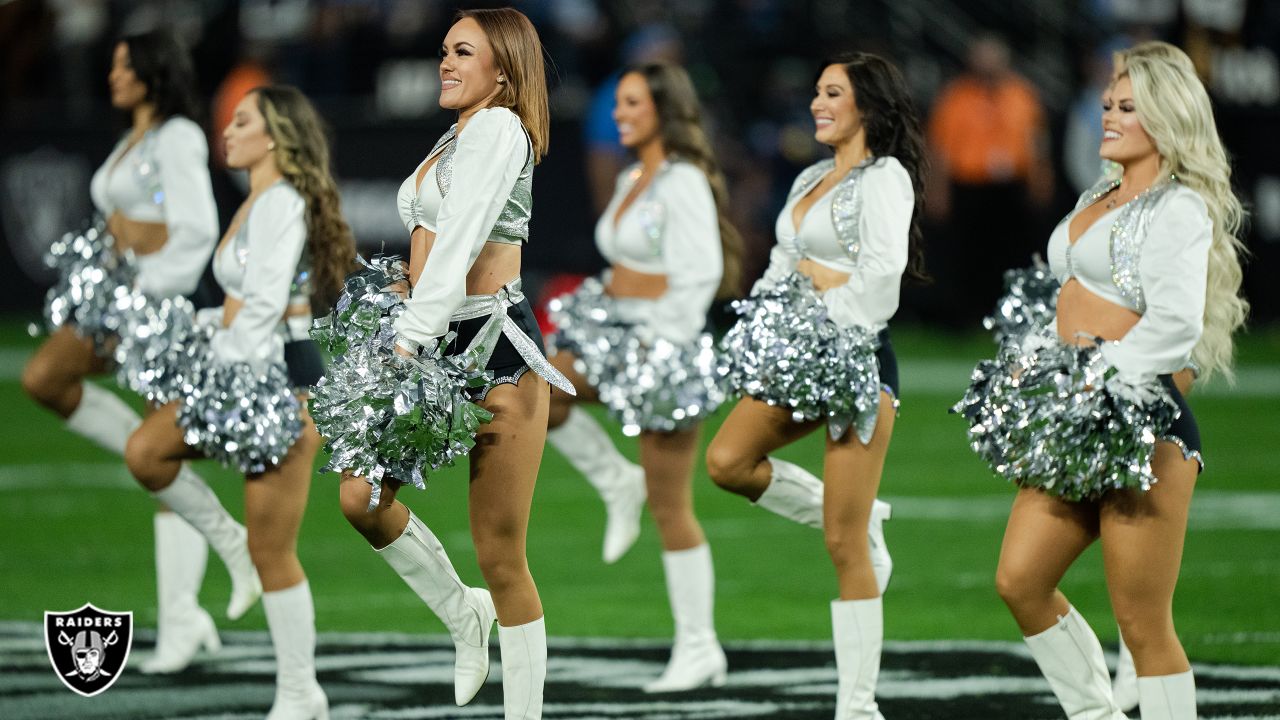 Las Vegas Raiders: Raiderette Mackenzie on the sidelines during the regular  season home game against the Was…