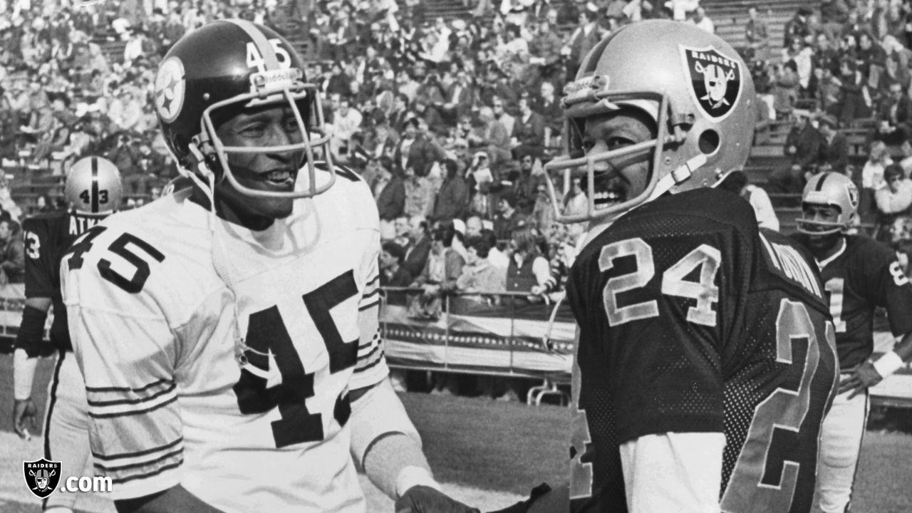 Eagles, Raiders mourn passing of legendary OT Bob Brown