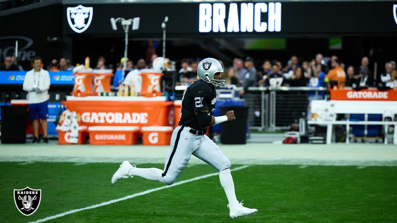 Las Vegas Raiders stonewall Los Angeles Chargers' fourth-down