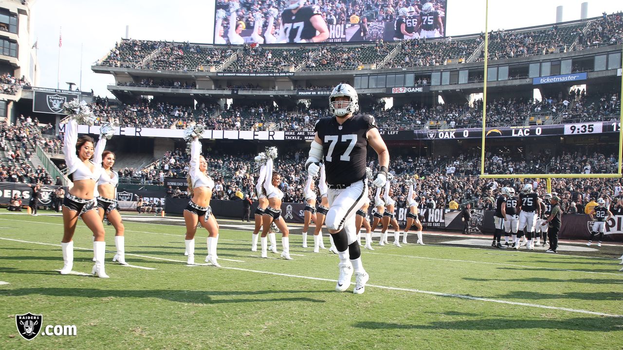 Titans roll Raiders in Oakland 42-21 - ABC7 San Francisco