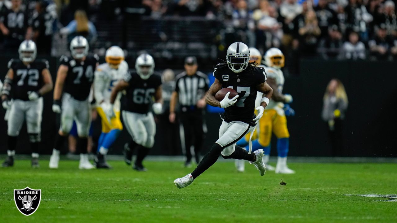 Las Vegas Raiders tight end Jacob Hollister (88) leaves the field after an NFL  football game against the Los Angeles Chargers, Sunday, Dec. 4, 2022, in  Las Vegas. (AP Photo/Rick Scuteri Stock