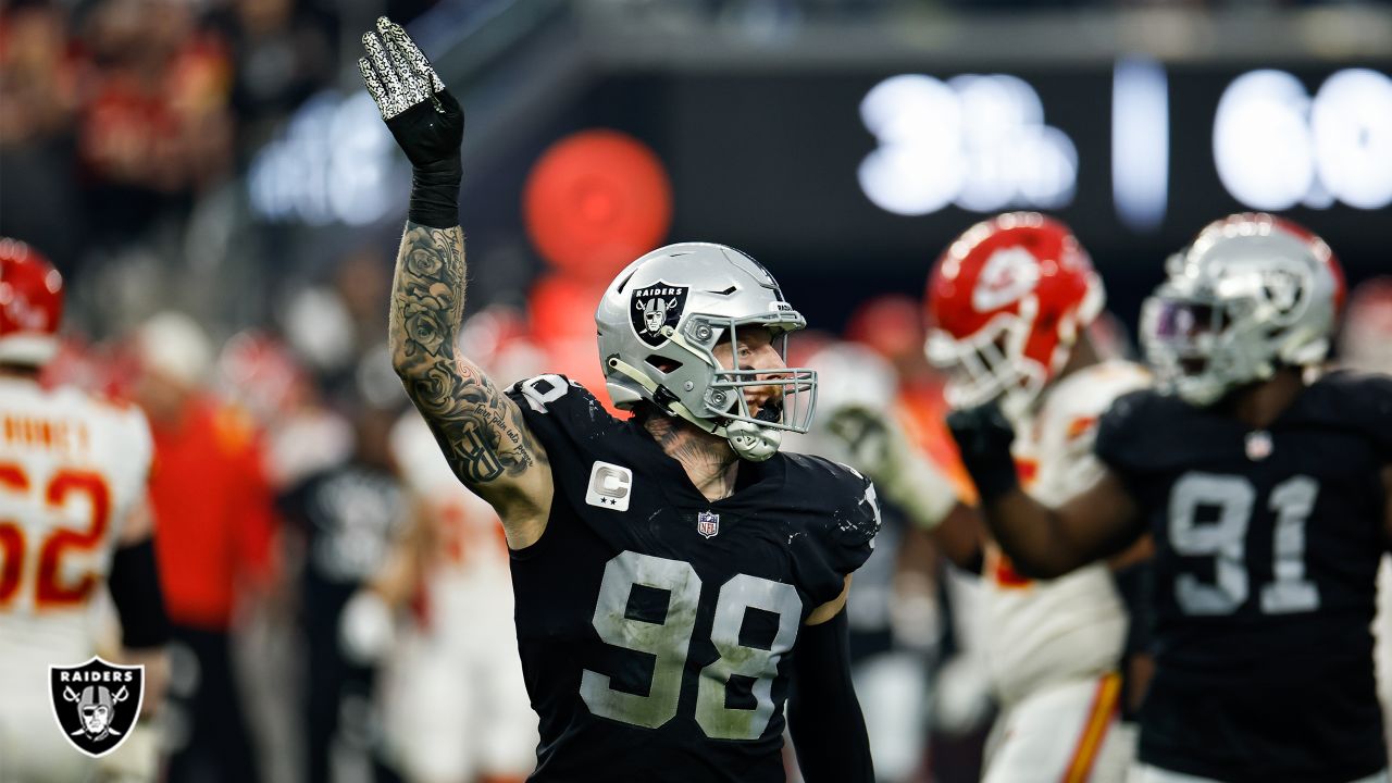 East Rutherford, New Jersey, USA. 6th Dec, 2020. Las Vegas Raiders  defensive end Maxx Crosby (98) in action during the NFL game between the  Las Vegas Raiders and the New York Jets