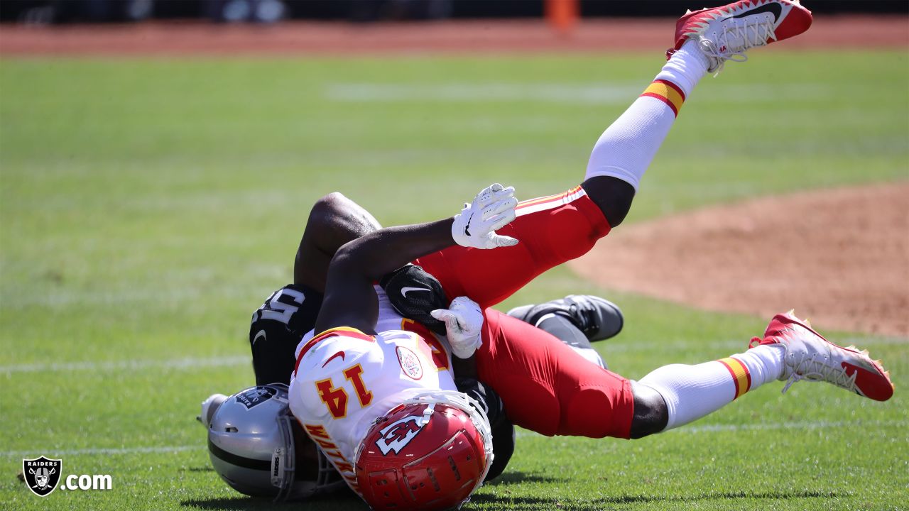 Oakland Raiders running back Josh Jacobs warms up before an NFL football  game against the Kansas City Chiefs Sunday, Sept. 15, 2019, in Oakland,  Calif. (AP Photo/D. Ross Cameron Stock Photo - Alamy