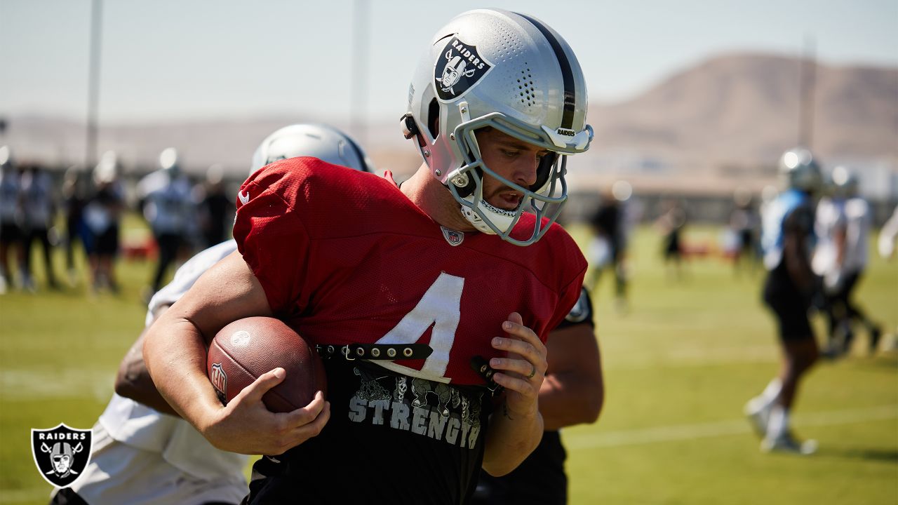 Raiders QB Derek Carr sharp in first practice - Washington Times