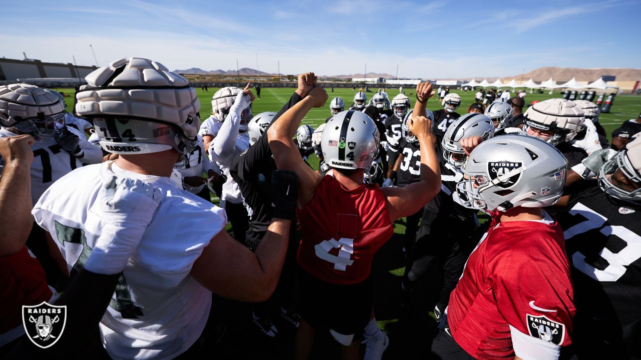 Josh McDaniels screams at Raiders lineman in tense training camp moment