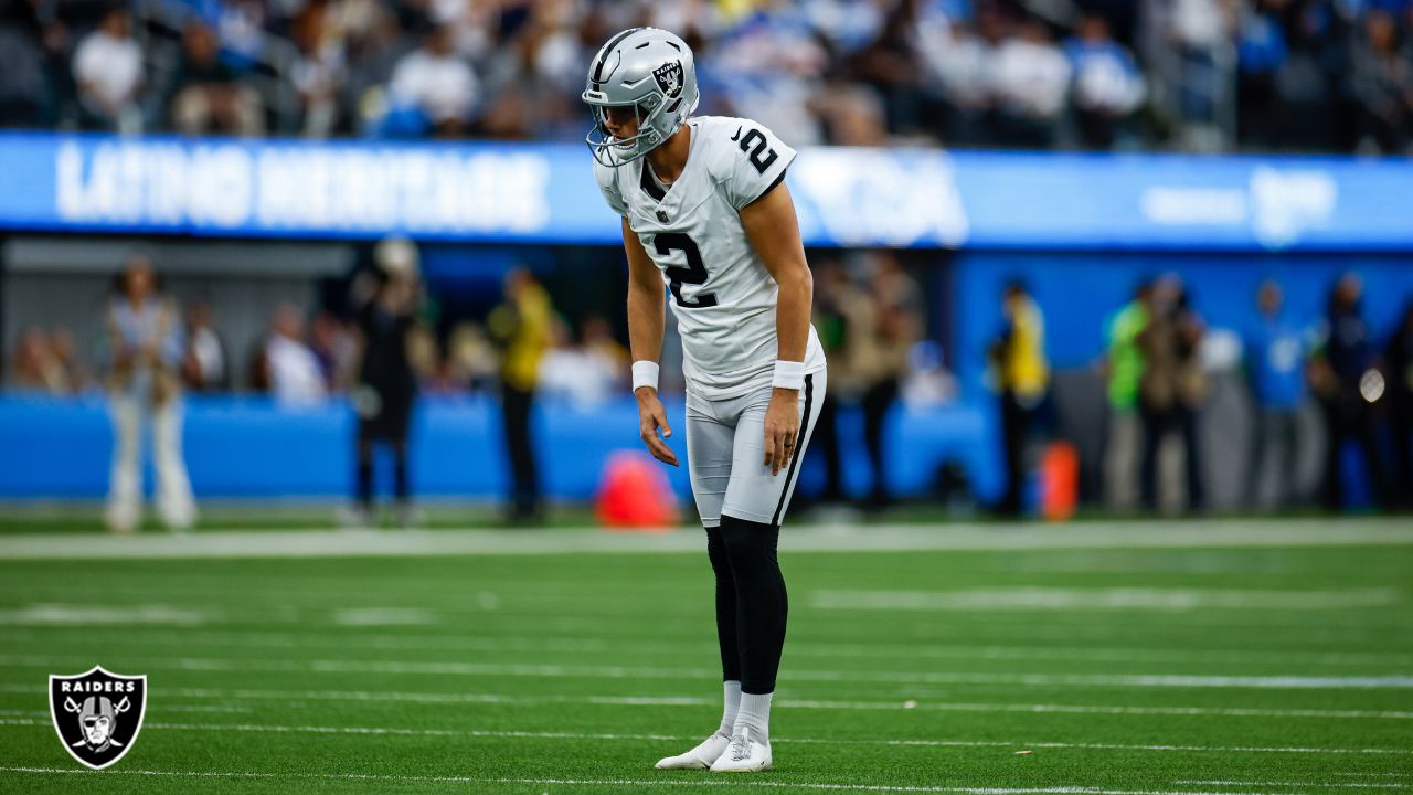 Rookie Raiders QB Aidan O'Connell faces steep learning curve in debut loss  vs. Chargers - The Athletic