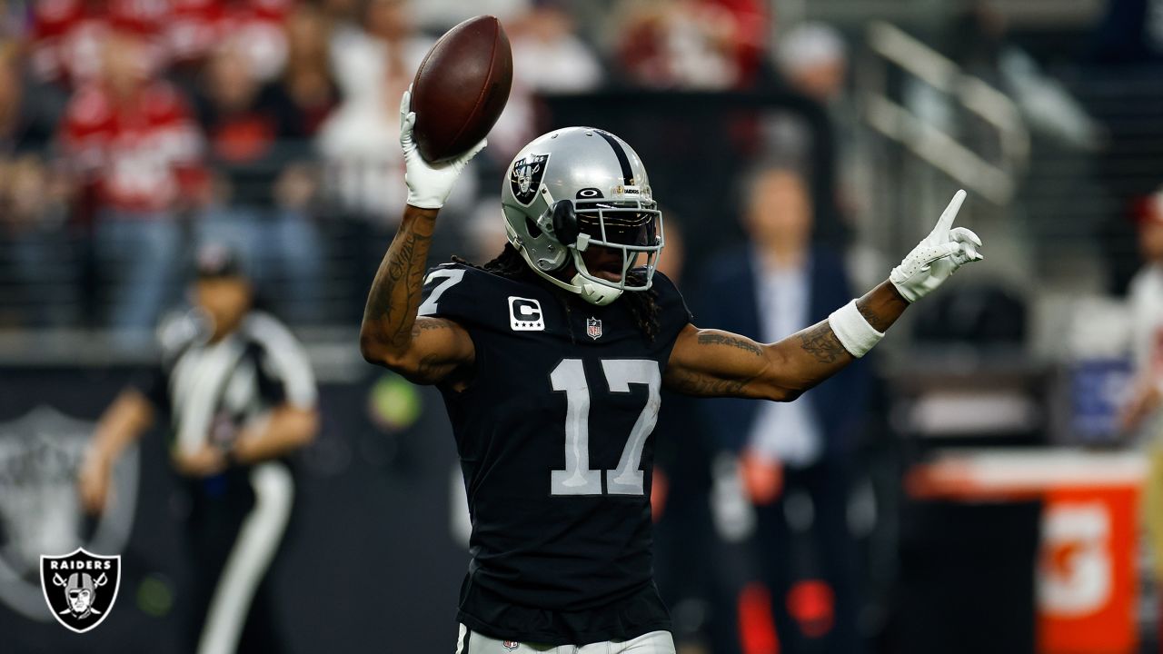 Davante Adams hauls in two touchdowns in Raiders 23-18 loss