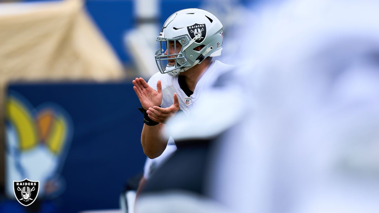 Derek Carr on 'gameday mentality' for first practice with Rams, facing  Aaron Donald