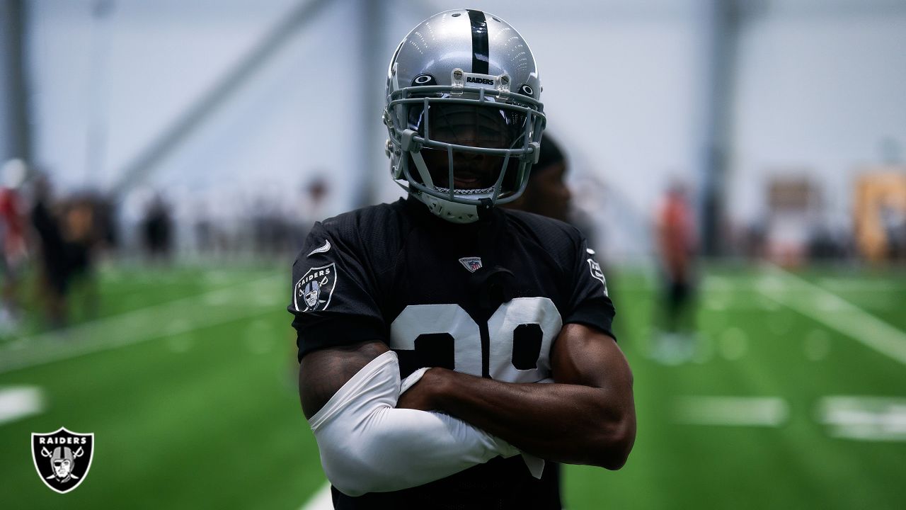 Oakland Raiders runningback, Tyrone Wheatley (47) makes his way down field  in the 2nd quarter of a game against the Kansas City Chiefs at Network  Associates Coliseum on Sunday afternoon. The Raiders