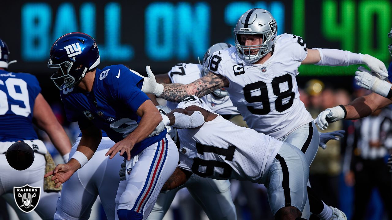 East Rutherford, New Jersey, USA. 6th Dec, 2020. Las Vegas Raiders  defensive end Maxx Crosby (98) in action during the NFL game between the  Las Vegas Raiders and the New York Jets