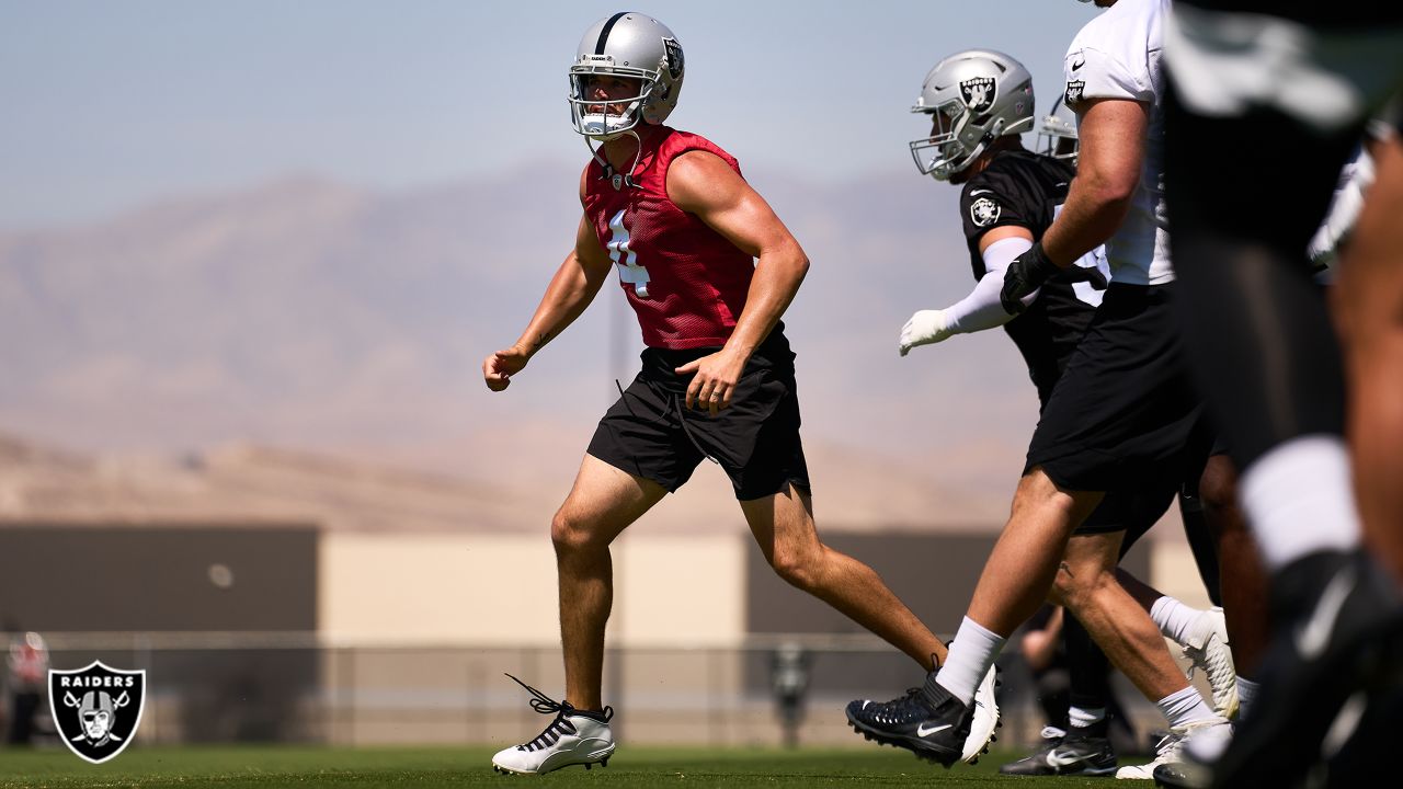 Raiders QB Derek Carr: 'I'm so proud of Lester Cotton' 