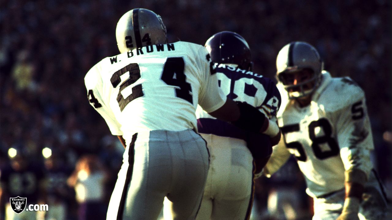 Eagles, Raiders mourn passing of legendary OT Bob Brown