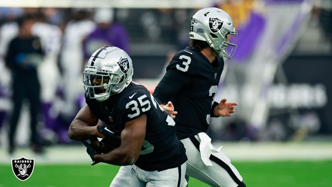 Highlights: Watch the best moments from the Raiders’ 26-20 win over the Vikings