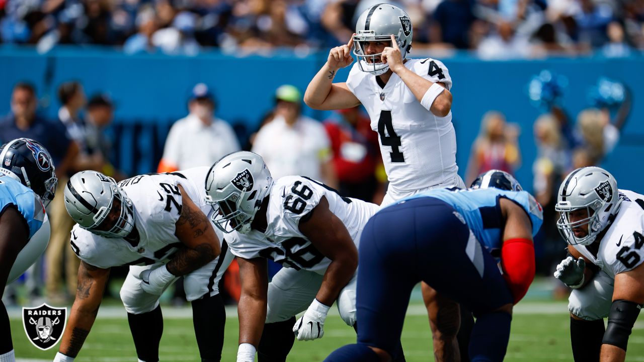 Can't-Miss Play: Las Vegas Raiders wide receiver Mack Hollins outleaps two  defensive backs to catch Raiders quarterback Derek Carr's 26-yard touchdown  dime