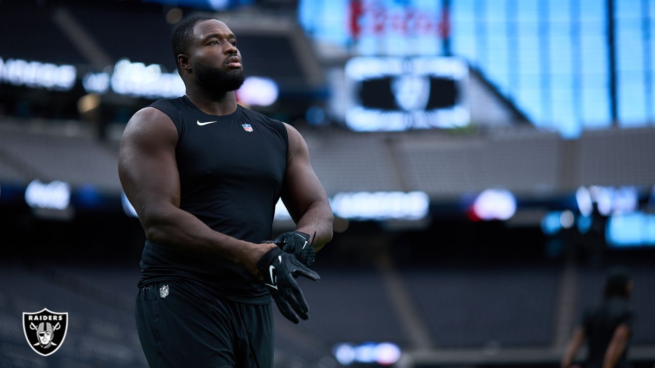 Las Vegas Raiders safety Chris Smith II (42) warms up before an NFL  football game against the San Francisco 49ers, Sunday, Aug. 13, 2023, in Las  Vegas. (AP Photo/John Locher Stock Photo - Alamy