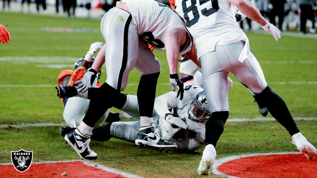 Janikowski ties FG mark, Raiders top Broncos 23-20, Sports