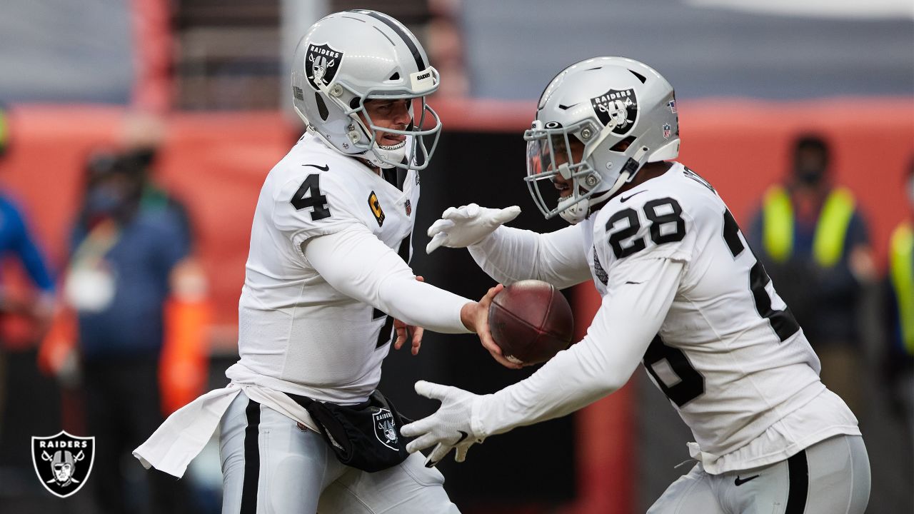 Raiders 2021 Rewind: Derek Carr vs Denver Broncos, Week 6 - Silver And  Black Pride