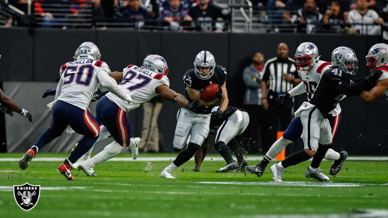 4,525 Oakland Raiders V New England Patriots Photos & High Res