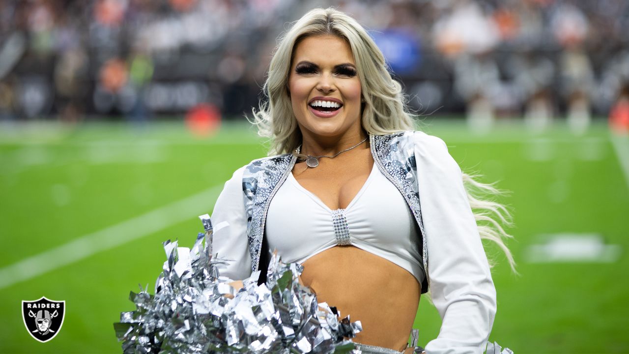 Sights of the Game: Raiderettes vs. Bengals