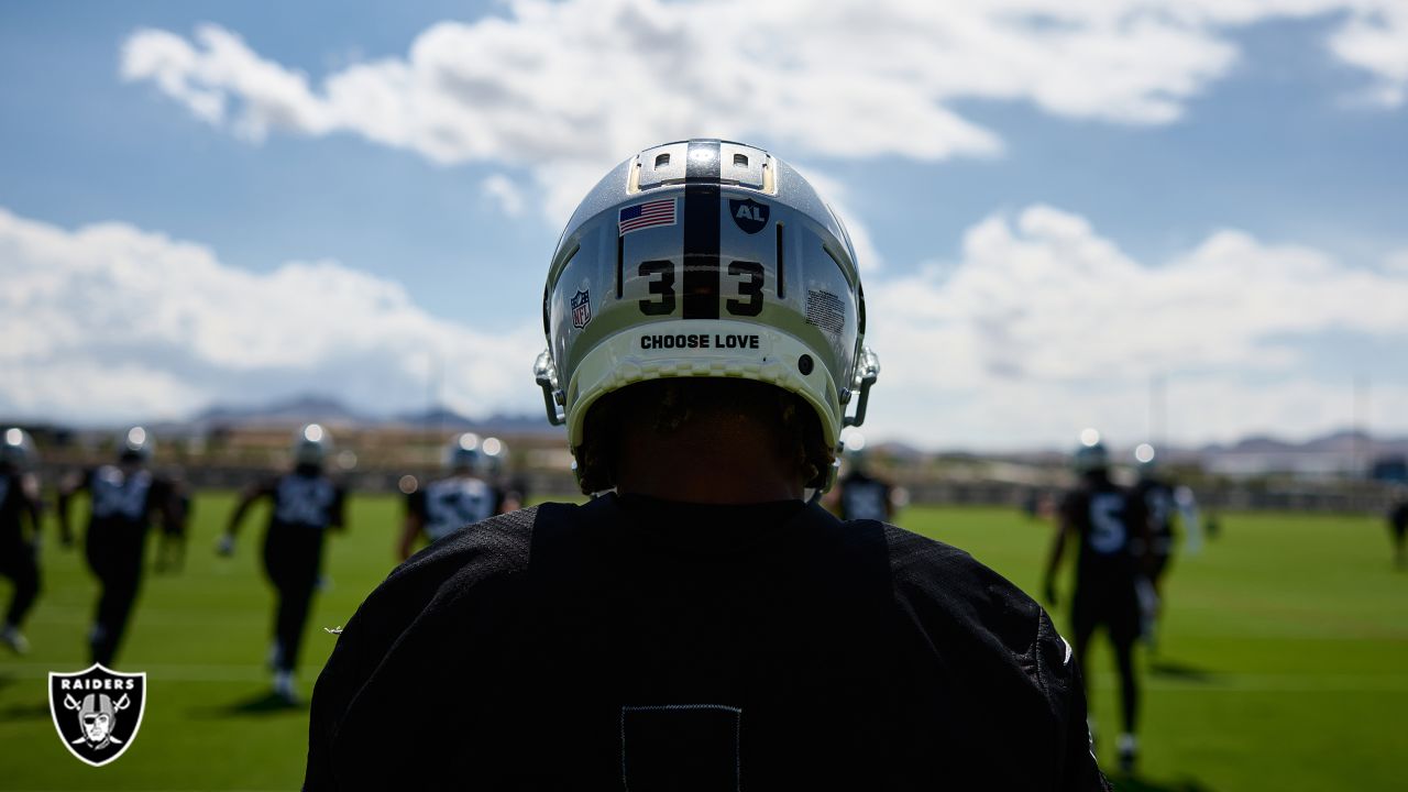 Las Vegas Raiders corner back Amik Robertson makes a catch during an NFL  football practice Wednesday, July 28, 2021, in Henderson, Nev. (AP  Photo/David Becker Stock Photo - Alamy