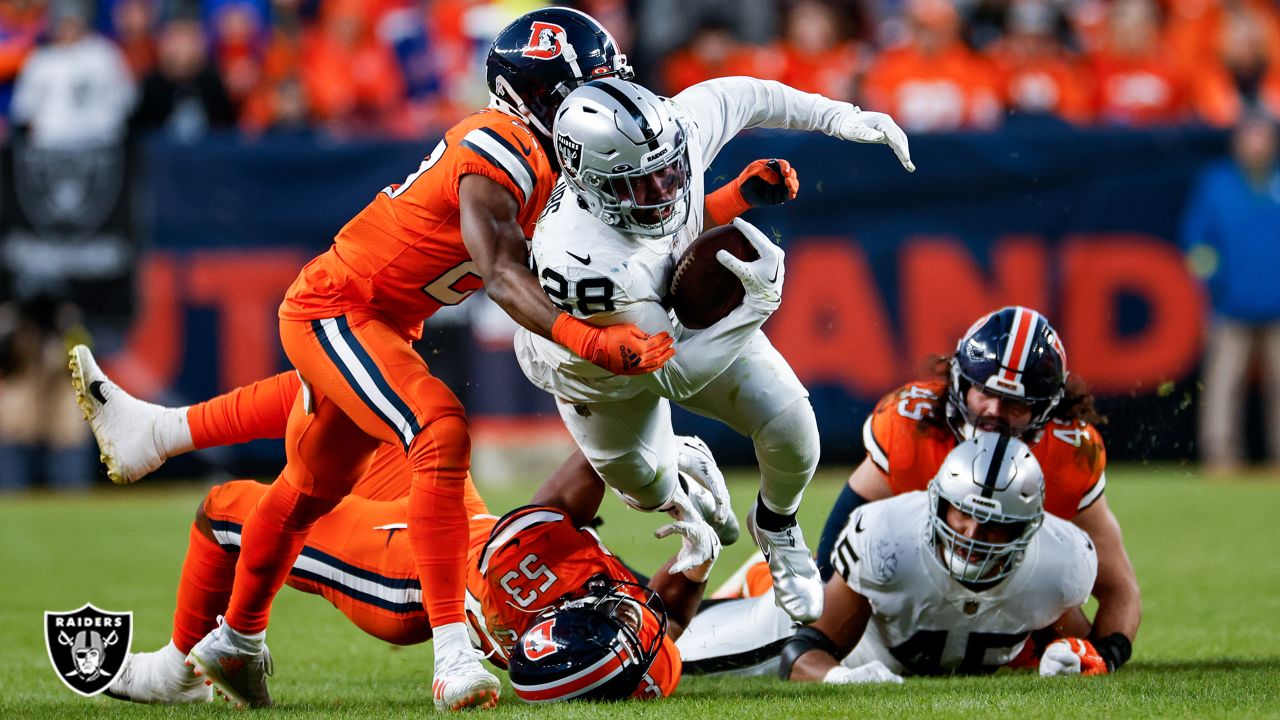 East Rutherford, New Jersey, USA. 6th Dec, 2020. Las Vegas Raiders  defensive end Maxx Crosby (98) looks on following the fumble recovery  during the NFL game between the Las Vegas Raiders and