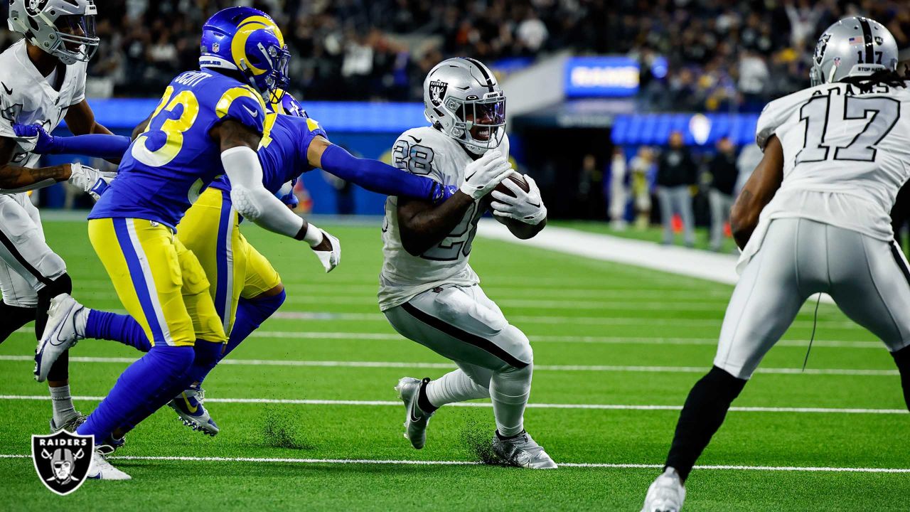 Photo: Las Vegas Raiders vs Los Angeles Rams - LAP2022120880115