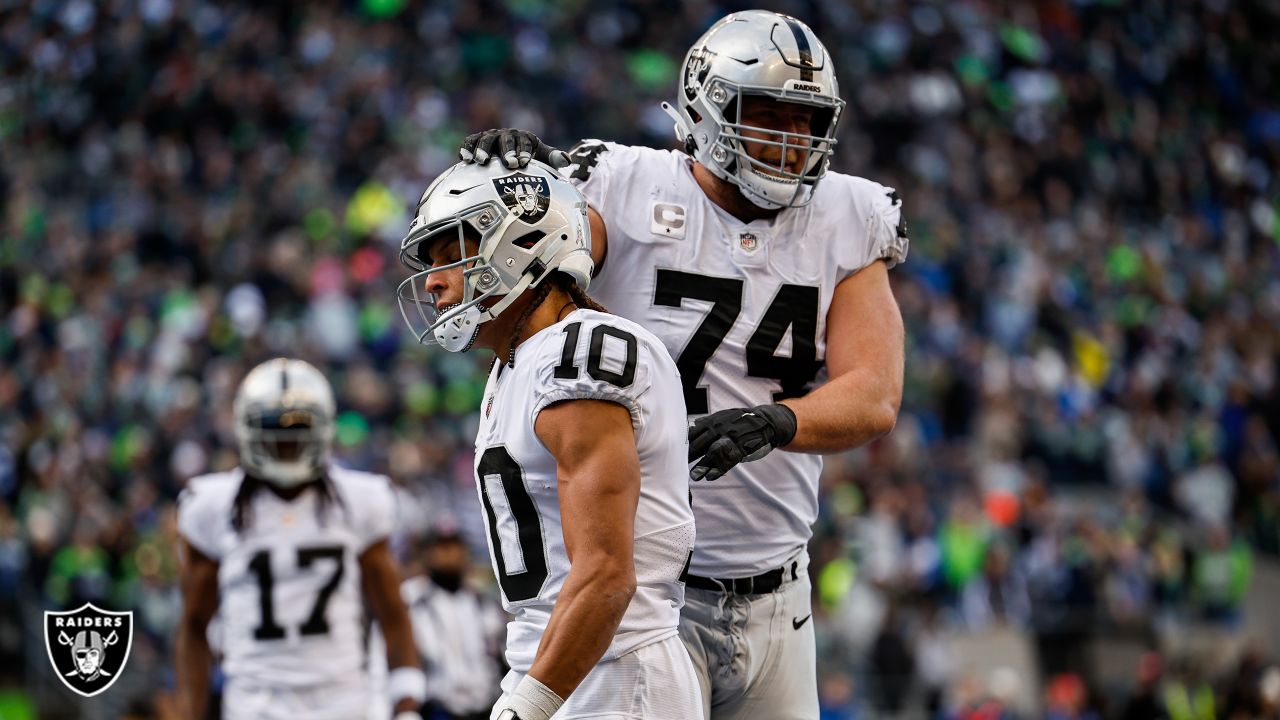 Raiders beat Seahawks in OT on 86-yard TD run