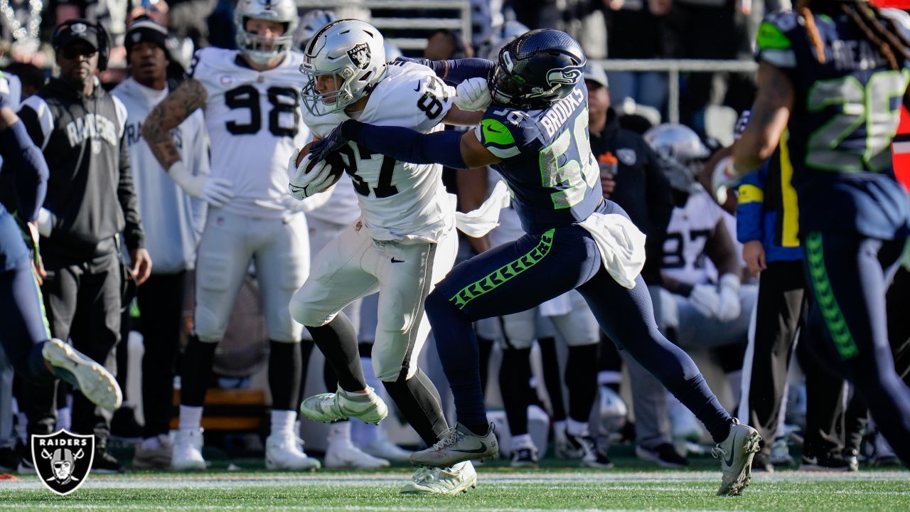 LOOK: Best photos from Seattle Seahawks vs. Raiders Week 12 matchup