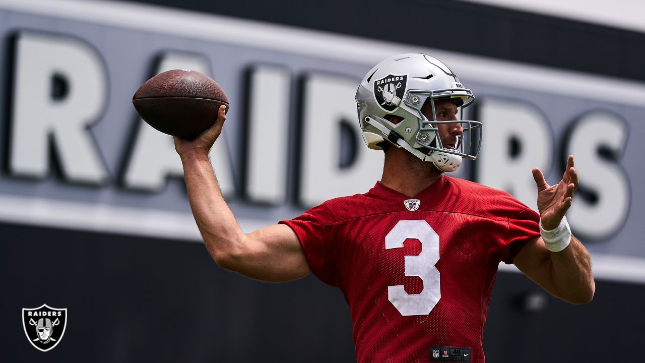 Raiders' QB Nate Peterman restructures contract