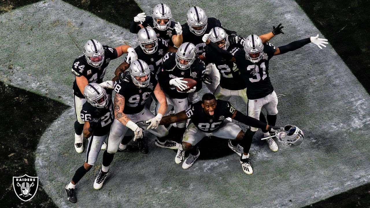 The Playoffs » Em primeiro jogo em Las Vegas, Raiders surpreendem