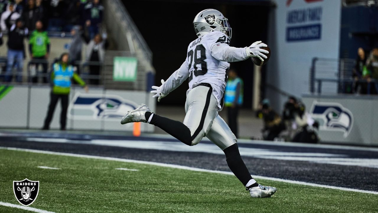 Josh Jacobs wins FedEx Ground Player of the Year and inaugural Jim Brown  Award