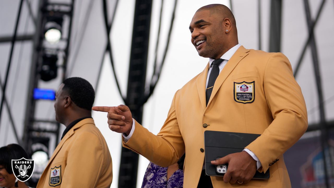 Richard Seymour will receive his Pro Football Hall of Fame ring at