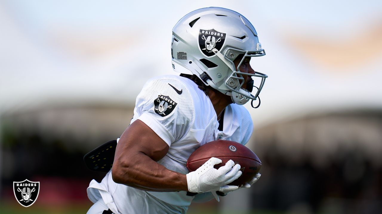 Maxx Crosby gets physical in Raiders' spirited first practice of training  camp in pads - The Athletic