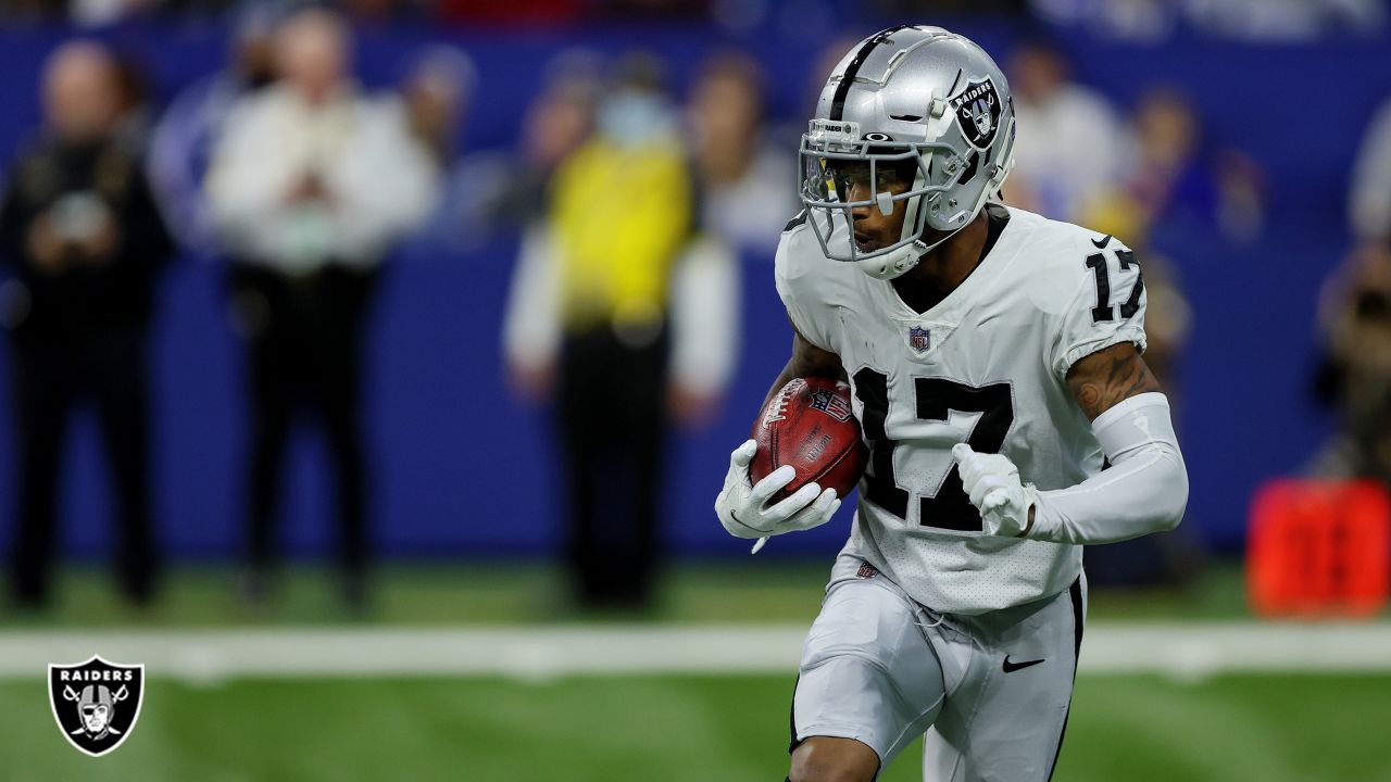 Las Vegas Raiders wide receiver Hunter Renfrow (13) warms up before an NFL  football game against the Houston Texans, Sunday, Oct. 23, 2022, in Las  Vegas. (AP Photo/John Locher Stock Photo - Alamy