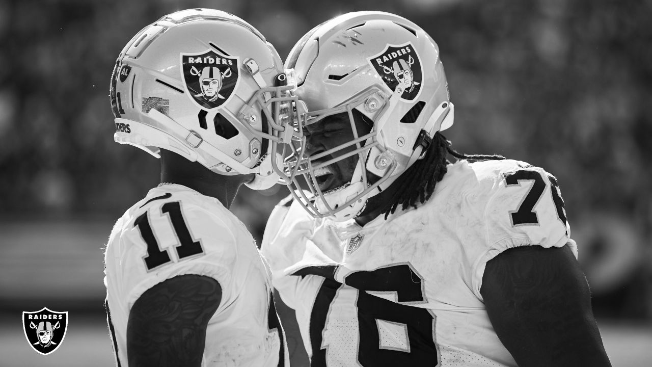 Las Vegas Raiders wide receiver Henry Ruggs III (11) warms up before an NFL  football game again …