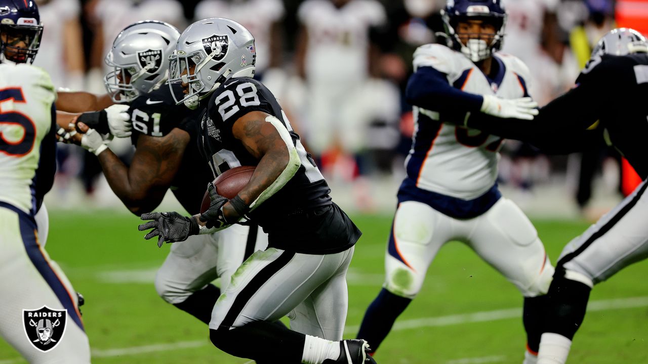 Quick Snap: The Raiders defense has their finest hour of the season against  the Broncos