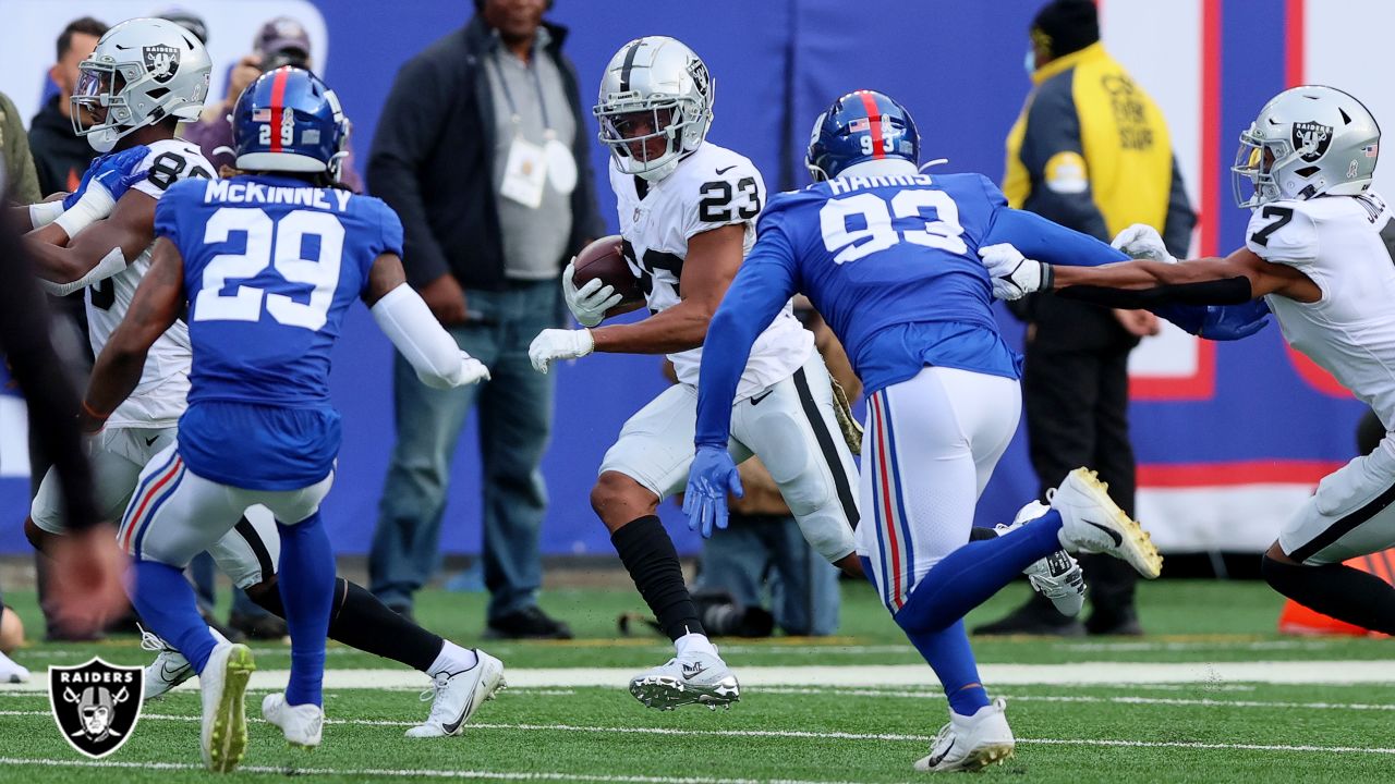 McKinney has 2 picks, Giants edge Raiders 23-16