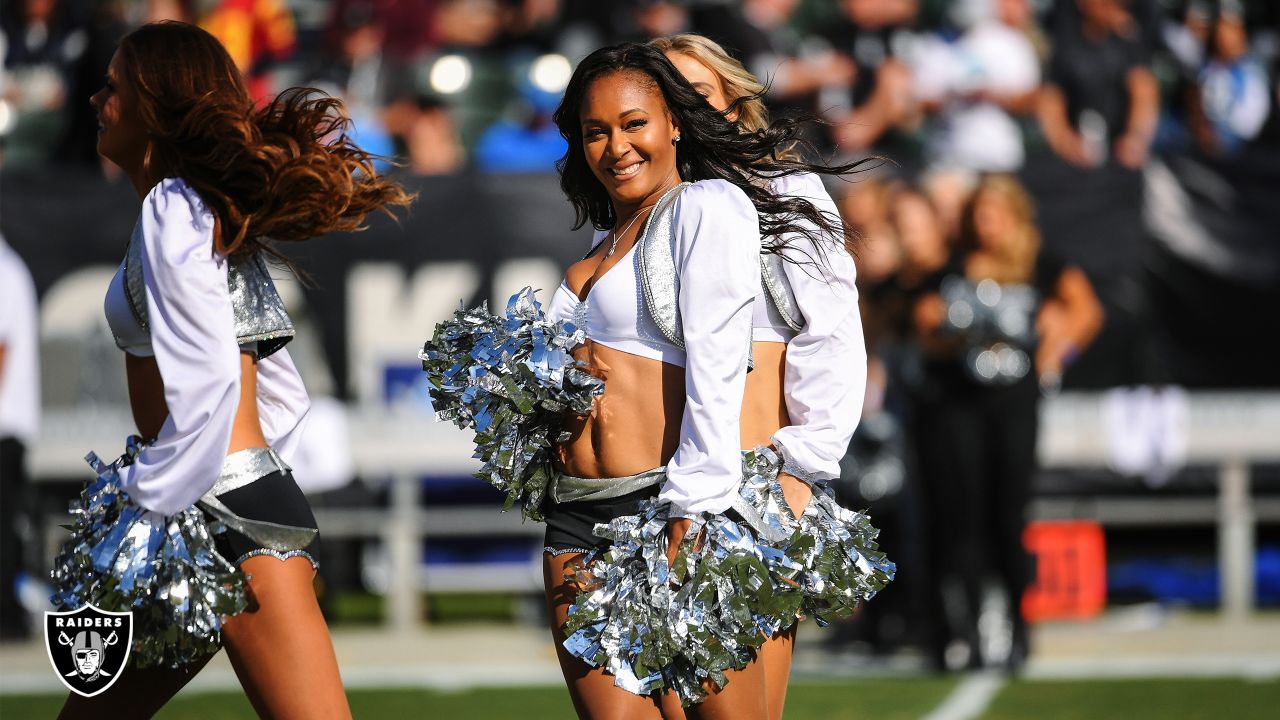 Raiders Cheerleader Went Viral During Preseason Debut