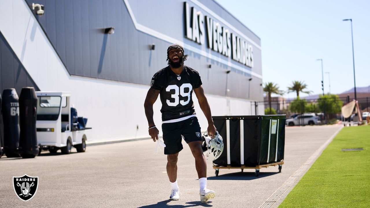 Chandler Jones, from Binghamton area, joining Las Vegas Raiders