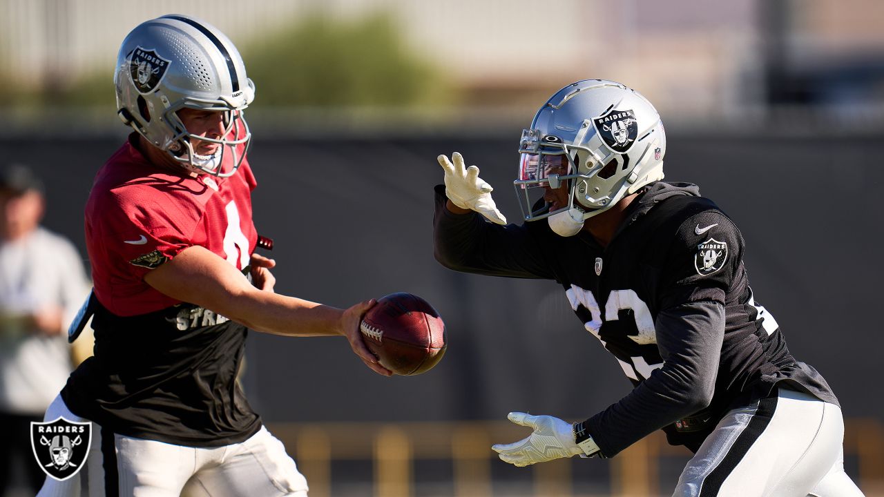 Marcus Mariota steps in with Derek Carr hurt: 5 takeaways from the