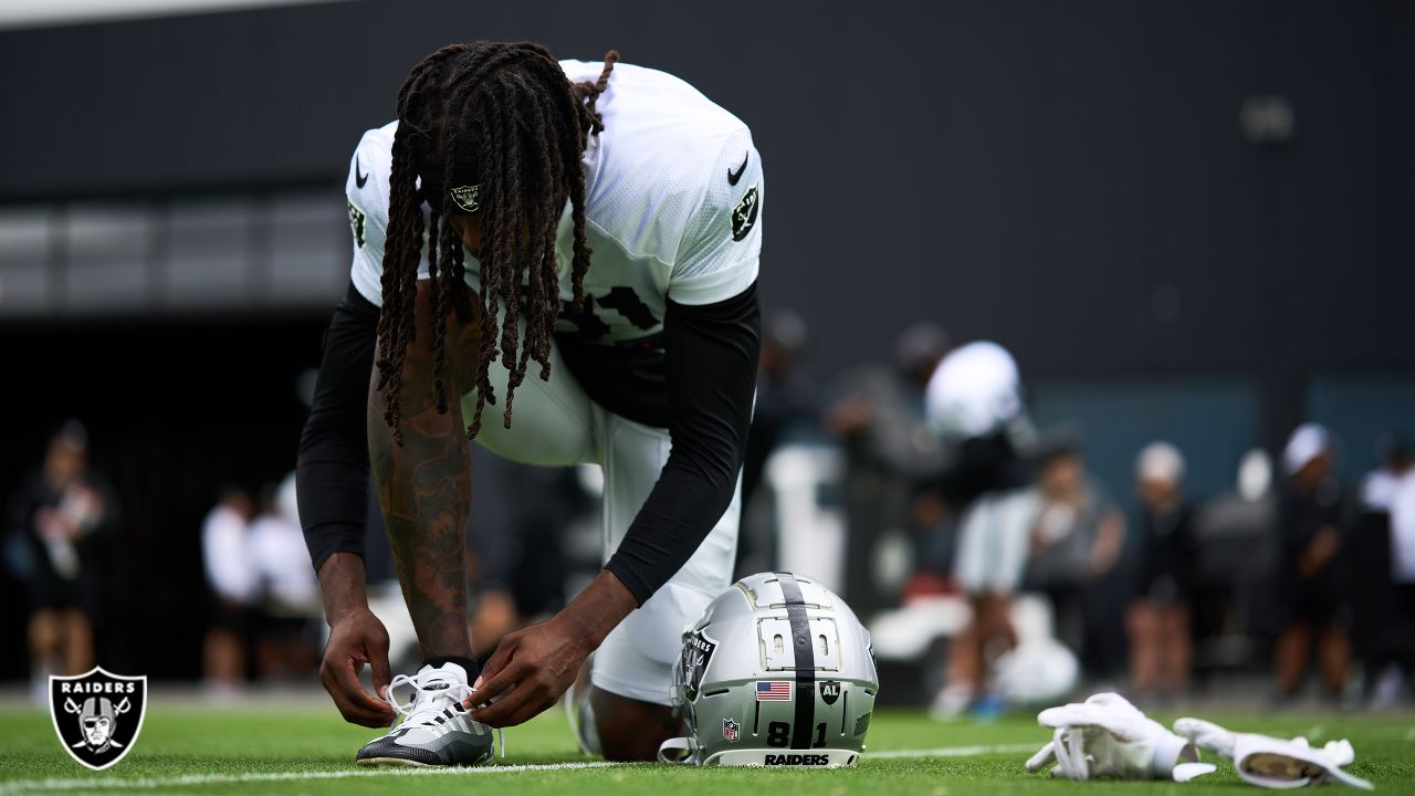 Las Vegas Raiders corner back Amik Robertson makes a catch during an NFL  football practice Wednesday, July 28, 2021, in Henderson, Nev. (AP  Photo/David Becker Stock Photo - Alamy