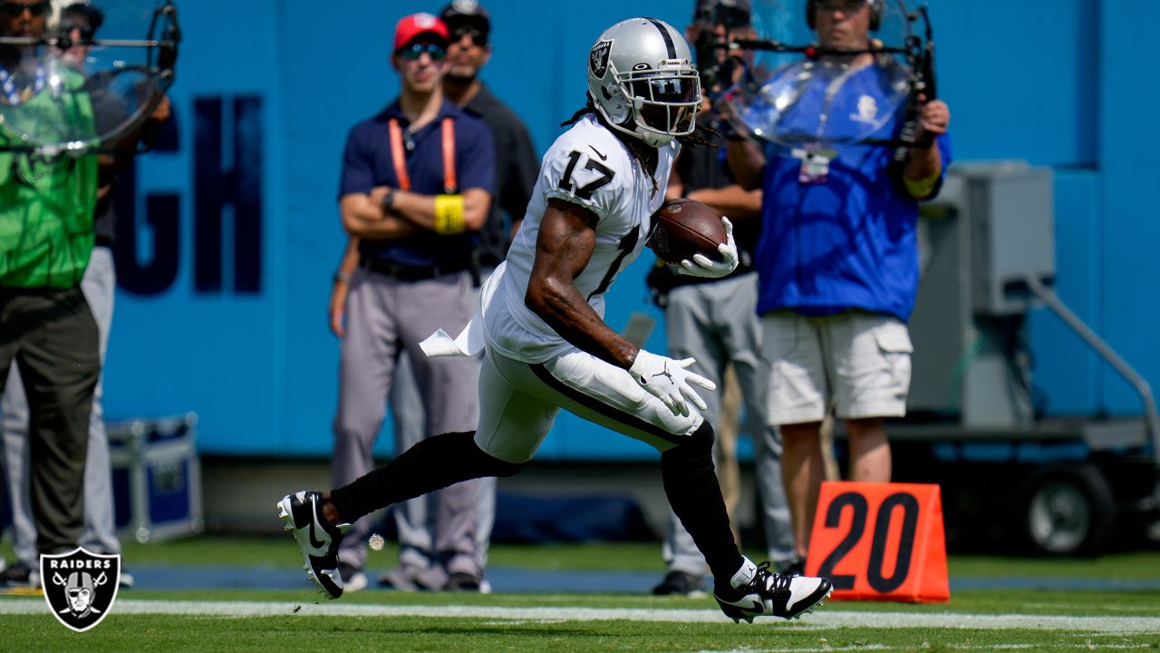 Mack Hollins's huge catches, career day gives Raiders chance late vs Titans