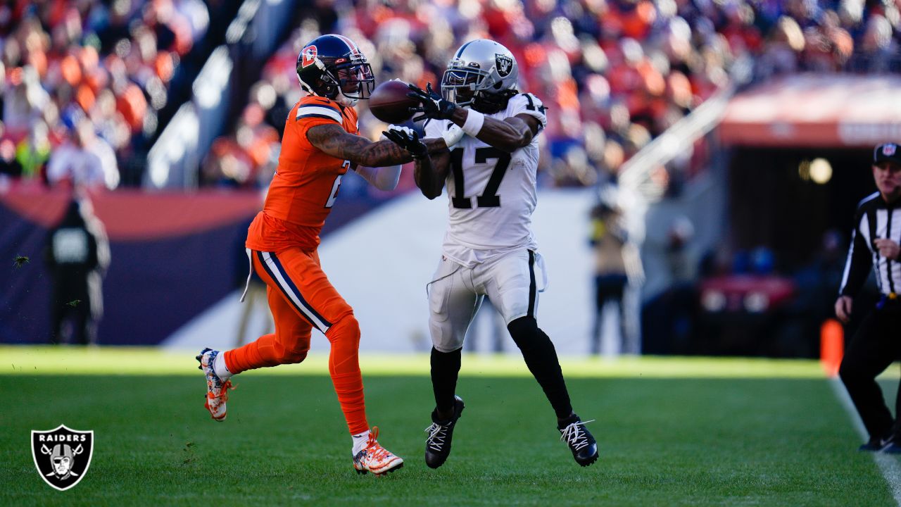 Gameday Photos: Week 11 vs. Broncos