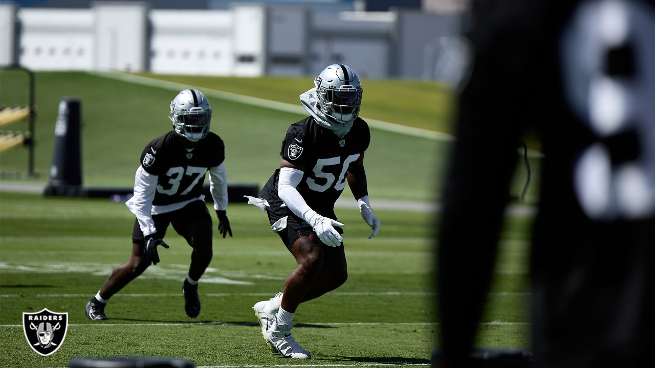 Las Vegas Raiders linebacker Jayon Brown (50) before a NFL