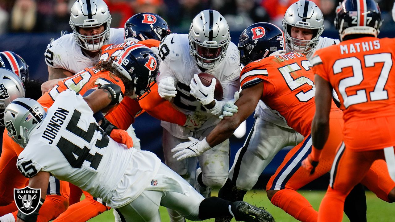 Las Vegas Raiders defensive end Maxx Crosby (98) lines up against the  Denver Broncos during an NFL football game Sunday, Sept. 10, 2023, in  Denver. (AP Photo/Jack Dempsey Stock Photo - Alamy