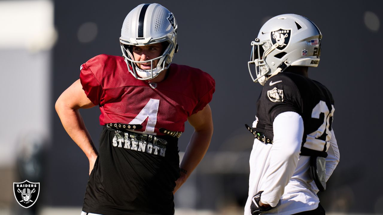 Raiders QBs Derek Carr, Marcus Mariota spotted together in Las Vegas