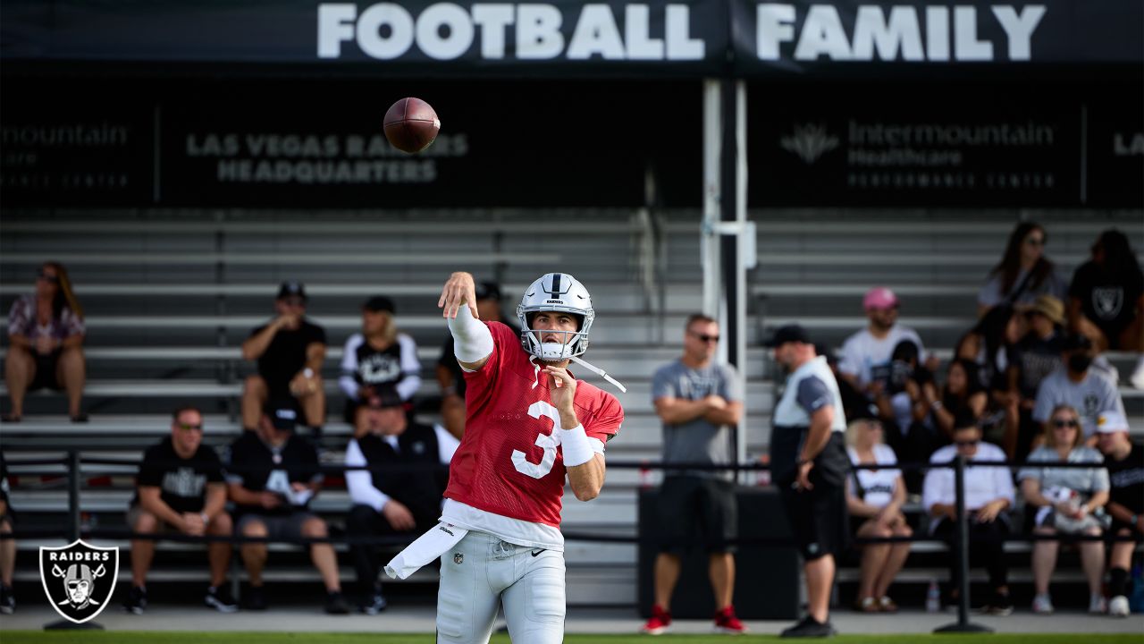 Raiders to park Derek Carr, start Jarrett Stidham vs. 49ers