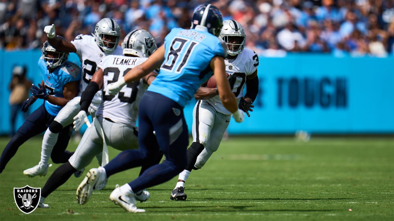 Las Vegas Raiders running back Brandon Bolden (34) takes a break during  their game against the Tennessee Titans Sunday, Sept. 25, 2022, in  Nashville, Tenn. (AP Photo/Wade Payne Stock Photo - Alamy