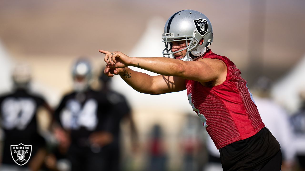 Derek Carr mic'd up at 2022 Training Camp: 'My pink jersey has